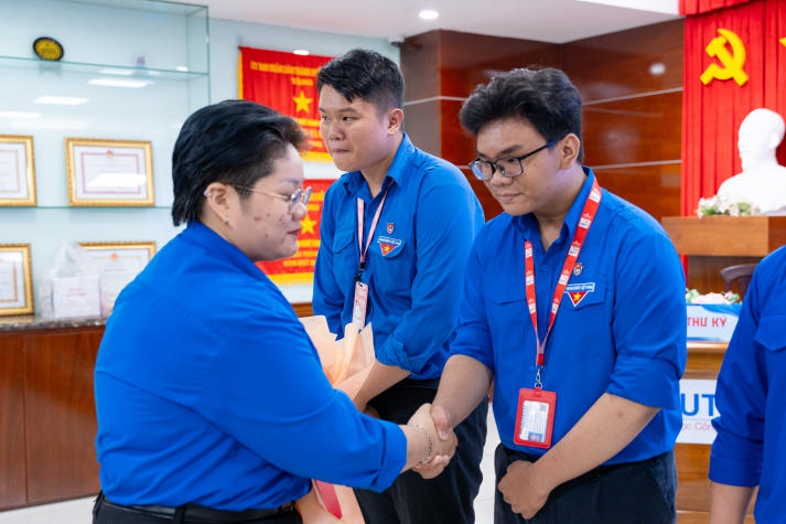 Căng tràn nhiệt huyết tại Đại hội Đại biểu Đoàn TNCS Hồ Chí Minh lần thứ IV của Viện Đào tạo Quốc tế HUTECH 201