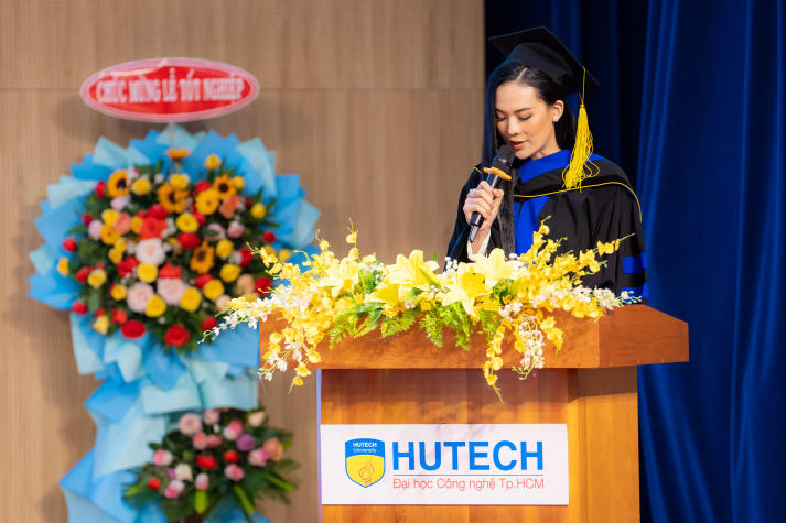 Người đẹp Hoa hậu Hoàn vũ Việt Nam 2015 truyền cảm hứng trong Lễ tốt nghiệp HUTECH 25