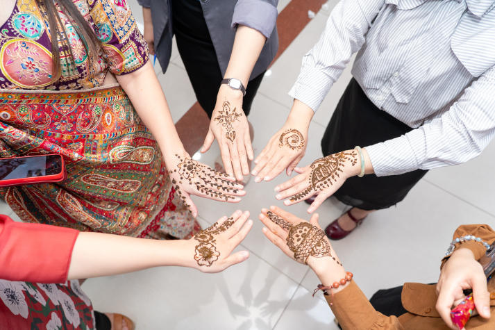 HUTECH faculty and staff explore Bhagavad Gita leadership philosophy and traditional Indian culture 123