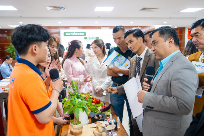 Hiểu công nghệ, nắm bắt tương lai: Lời khuyên chọn ngành trong kỷ nguyên AI 44
