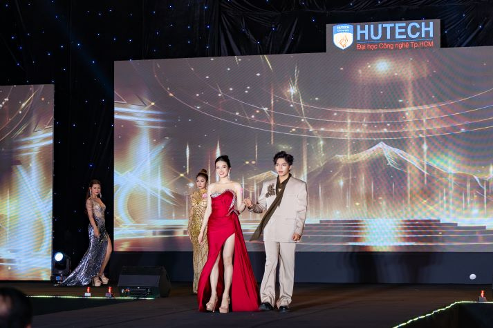 [HUTECH 30 năm] Rộn ràng chuỗi hoạt động đón tuổi mới của “người bạn lớn” 82