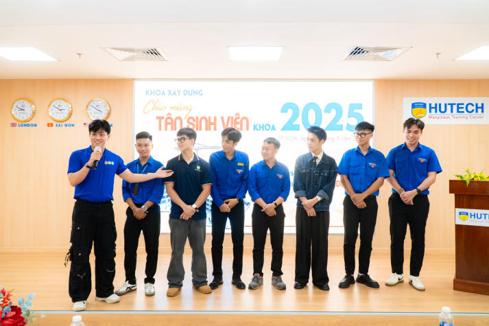 KHOA XÂY DỰNG CHÀO ĐÓN TÂN SINH VIÊN 2025 60