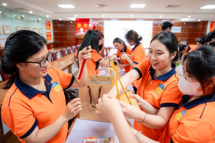 “Trung thu Hội nhập - Sắc màu đa văn hóa” tại HUTECH: Gắn kết sinh viên, lan tỏa giá trị văn hóa 119