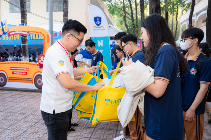 Tư vấn mùa thi 2026 tại Đồng Nai: HUTECH “all-in” bí kíp chọn ngành và chính sách học phí, học bổng cho teen 2k8 104