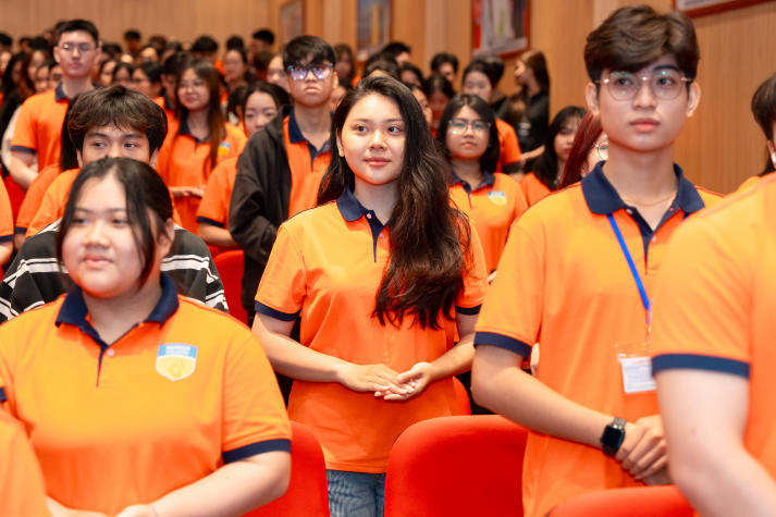 Hoàn thiện hình ảnh cá nhân, sinh viên HUTECH tự tin tỏa sáng với phong thái chuyên nghiệp 69