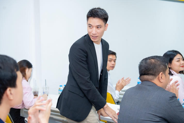 Sinh viên ngành Logistic tìm hiểu về vận hành hàng hóa tại Nhất Tín Logistics 29