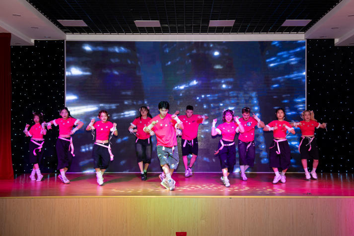 [Video] 17 cá tính nghệ thuật sẽ bùng nổ sân khấu Chung kết HUTECH’s Got Talent 2026 126