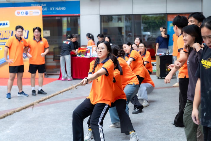 Hội thao sinh viên Khoa Truyền thông & Thiết kế: Điểm hẹn năng lượng và kết nối tuổi xanh 70