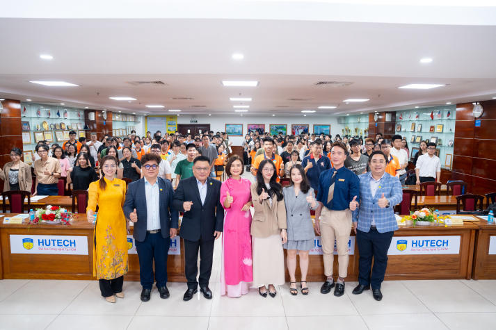 [Video] Sinh viên Khoa Tiếng Anh rèn luyện kỹ năng phỏng vấn, sẵn sàng chinh phục nhà tuyển dụng 73