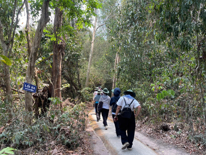 Theo dấu chân lịch sử, bồi đắp trách nhiệm cống hiến cùng Đảng viên Chi bộ 7 HUTECH 31
