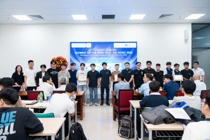 [Video] HUTECH đăng cai Chung kết OAI HCMC 2025: “Sàn đấu” AI mở ra cơ hội chinh phục công nghệ số 134