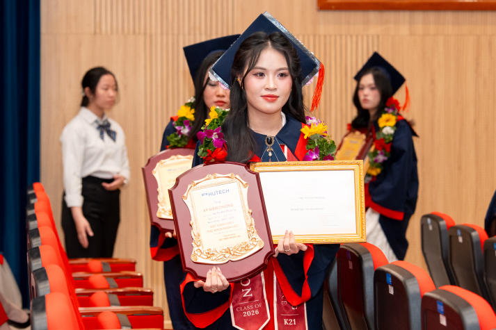 Khép lại hành trình giảng đường, mở ra hành trình trách nhiệm: HUTECH trao bằng tốt nghiệp cho các tân khoa 69