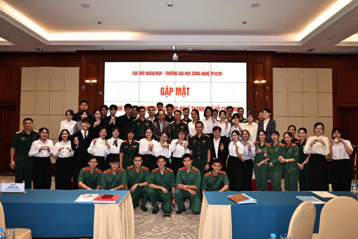 Trải nghiệm thực tế tại Hà Nội, sinh viên ngành Quan hệ quốc tế nuôi dưỡng bản lĩnh và tầm nhìn toàn cầu 68