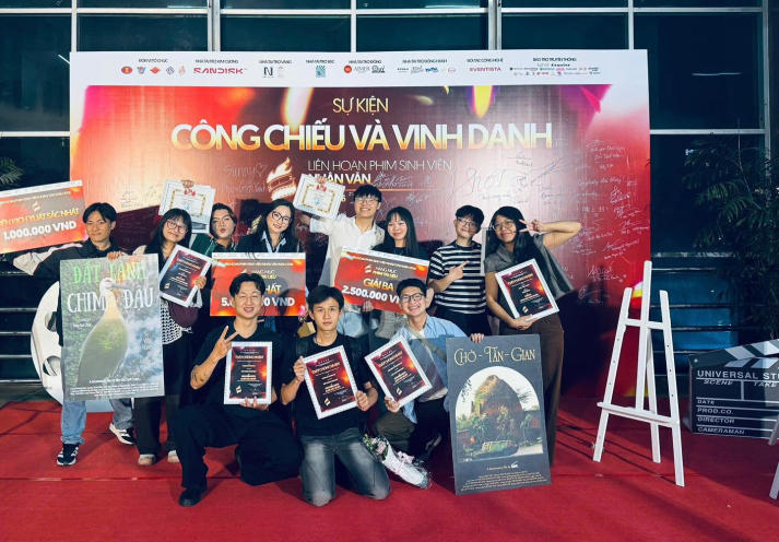 Sinh viên Truyền thông đa phương tiện đạt cú đúp giải thưởng tại Liên hoan phim Sinh viên Nhân văn 2026 60