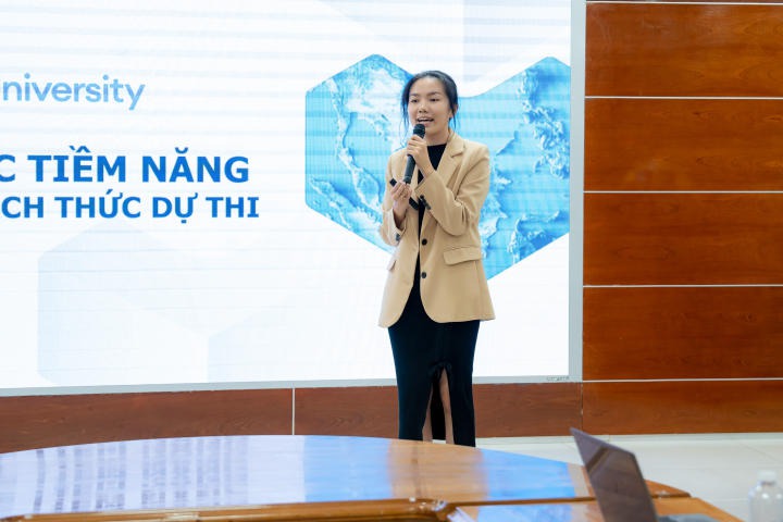 Sinh viên Khoa Tài chính - Thương mại tìm hiểu về thương mại điện tử cùng chuyên gia Lazada 103