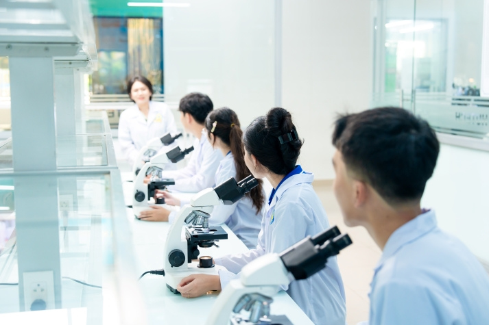 [Hướng nghiệp 2026] [Video] Ngành Thú y HUTECH đón đầu xu hướng chăm sóc sức khỏe động vật trong xã hội hiện đại 30