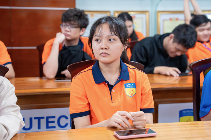 Sinh viên HUTECH nâng cao hiểu biết sức khỏe toàn diện cùng chuyên gia Bệnh viện Da liễu TP.HCM 72