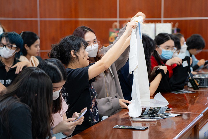 Cuộc thi “From Vietnam With Love” chính thức phát động, sinh viên Thiết kế thời trang HUTECH có cơ hội thể hiện tài năng 77