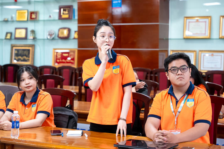 Sinh viên Quản trị kinh doanh tìm điểm khởi đầu cho công trình nghiên cứu 93