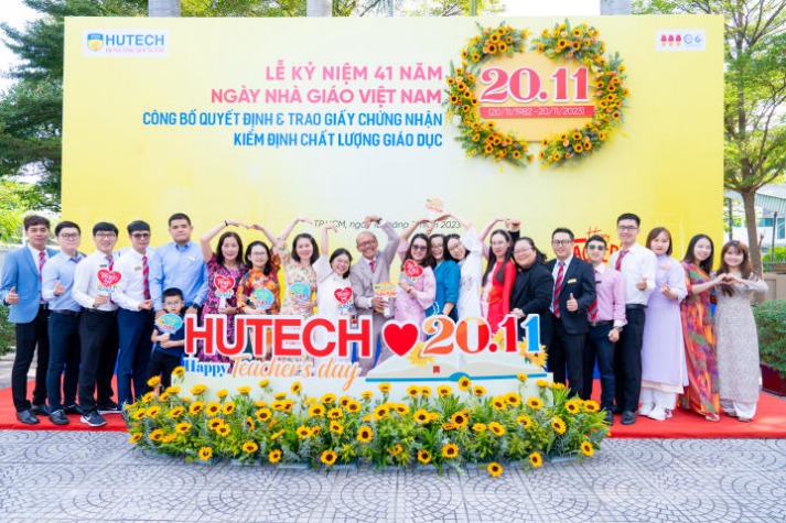 [Video] HUTECH long trọng tổ chức Lễ kỷ niệm 41 năm Ngày Nhà giáo Việt Nam 216