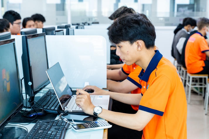 Khoa Công nghệ thông tin HUTECH tổng kết phong trào sinh viên và phát động phong trào năm học 2023-2024 164