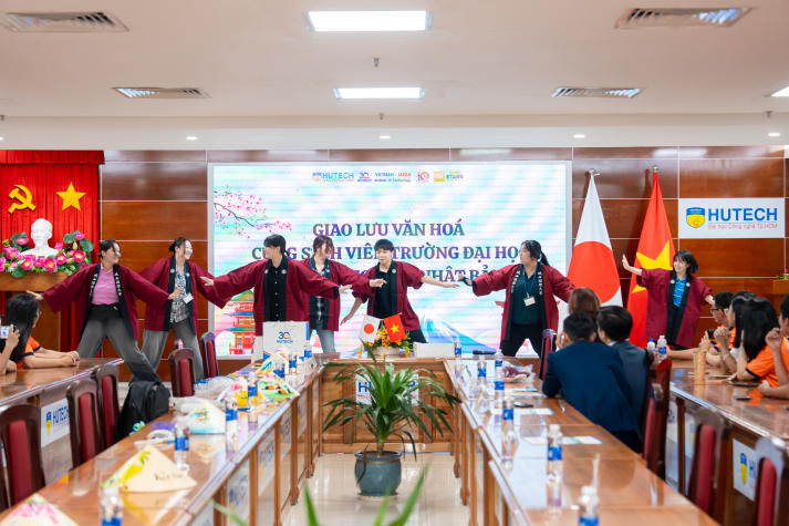 VJIT and Josai International University students engage in cultural exchange 68