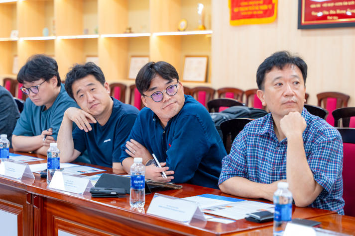 HUTECH làm việc với đoàn doanh nghiệp Hàn Quốc, thúc đẩy kết nối trong lĩnh vực công nghệ, kỹ thuật và sản xuất 37
