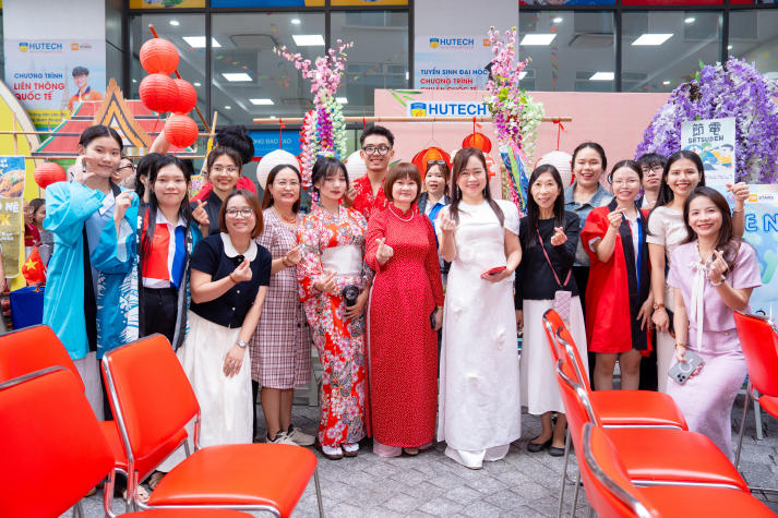 [Video] Sinh viên HUTECH “chạm” vào đa sắc văn hóa tại HUTECH Global Festival 2025 72