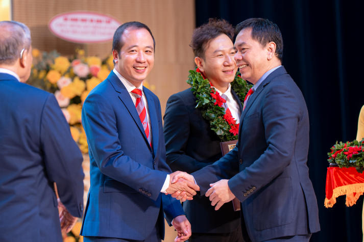 [Video] HUTECH long trọng công bố xếp hạng QS Ranking trong dịp Tri ân Nhà giáo 20/11 73