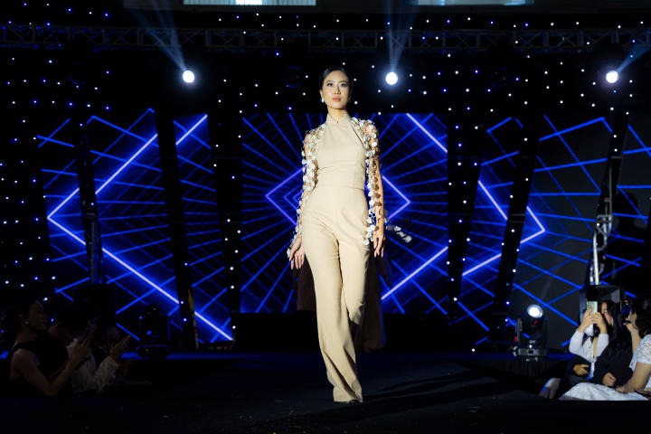 Sinh viên Quản trị sự kiện HUTECH mang sắc phục Việt lên sân khấu Fashion Show đầu tay 115