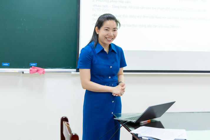 Buổi bảo vệ luận văn/đề án Thạc sĩ ngành Luật kinh tế ghi nhận góc nhìn pháp lý đa chiều 14