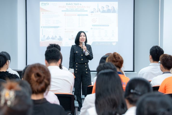 PR-ers HUTECH “bỏ túi” bí quyết phát triển sự nghiệp từ chuyên gia FWD Việt Nam 45