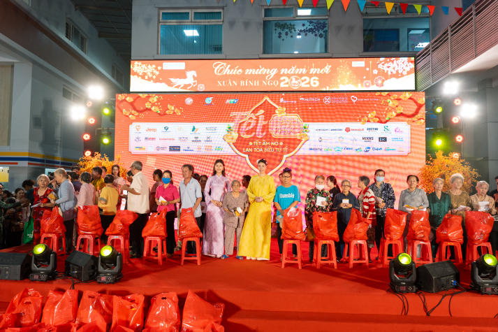 HUTECH chung tay lan tỏa yêu thương tại chương trình “Tết hạnh phúc - Mùa 4” 47