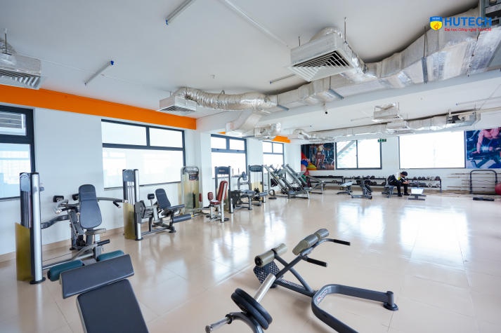 Sinh viên HUTECH thoả sức rèn luyện thể chất tại hệ thống phòng gym đa năng, hiện đại 27