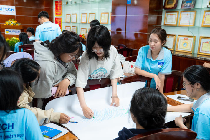 Sinh viên Khoa Điều dưỡng - Kỹ thuật y học khởi đầu năm học mới với thông điệp nhân văn: Chính xác để vững tin và trưởng thành 45