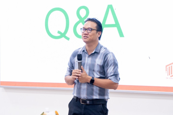 Khai mở kiến thức về mô hình kinh tế xanh với Seminar HUTECH Innovatalk 2025 49