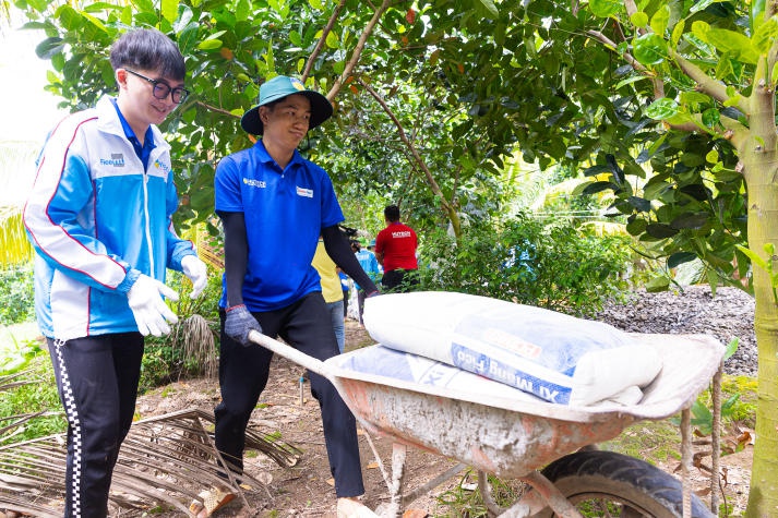 [Video] Trang trọng lễ đón quân và khởi công công trình Mùa hè xanh HUTECH 2024 tại tỉnh Đồng Tháp và Bến Tre 140