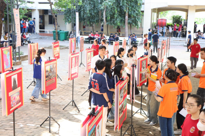Kết thúc Triển lãm “Sử Việt - Nét hùng ca vàng son”: Dấu mốc trưởng thành của sinh viên ngành Quan hệ công chúng 45