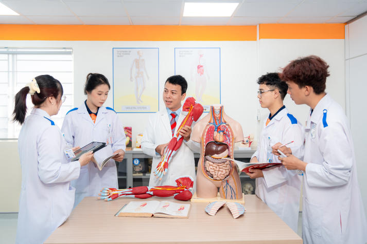 [Ảnh] Khám phá loạt “tọa độ” học tập, thực hành và rèn luyện thú vị tại HUTECH 8