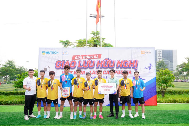 [Video] Sinh viên Việt Nam - Lào - Campuchia sôi nổi giao hữu bóng đá tại Hitech Park Campus của HUTECH 150