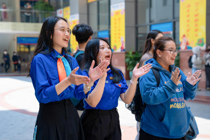 Thanh âm tuổi trẻ lan tỏa tinh thần Tháng Thanh niên tại HUTECH 77