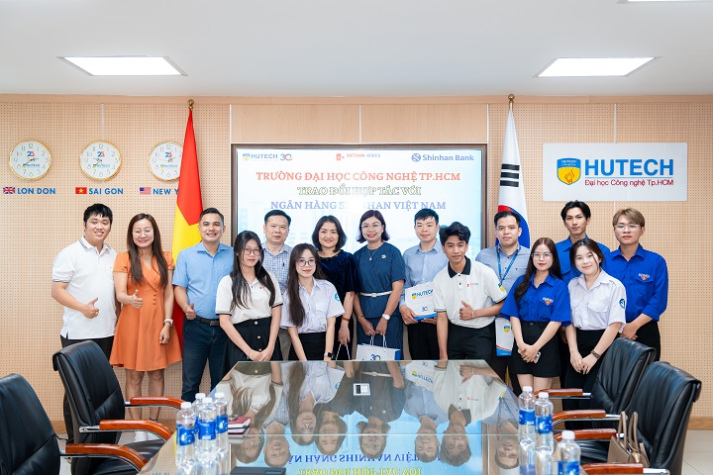 HUTECH làm việc cùng Ngân hàng Shinhan Việt Nam, đẩy mạnh cơ hội học tập và phát triển nghề nghiệp cho sinh viên 40