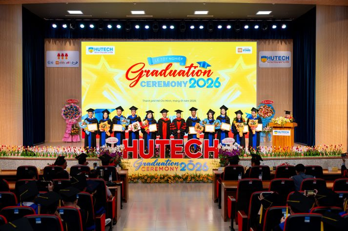 Lễ trao bằng tốt nghiệp HUTECH: Vinh danh nghị lực học tập vượt giới hạn thời gian và tuổi tác 153