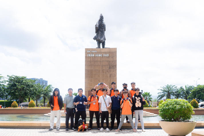 HÀNH TRÌNH KHÁM PHÁ THÀNH PHỐ THÚ VỊ CỦA TÂN SINH VIÊN 2025 71