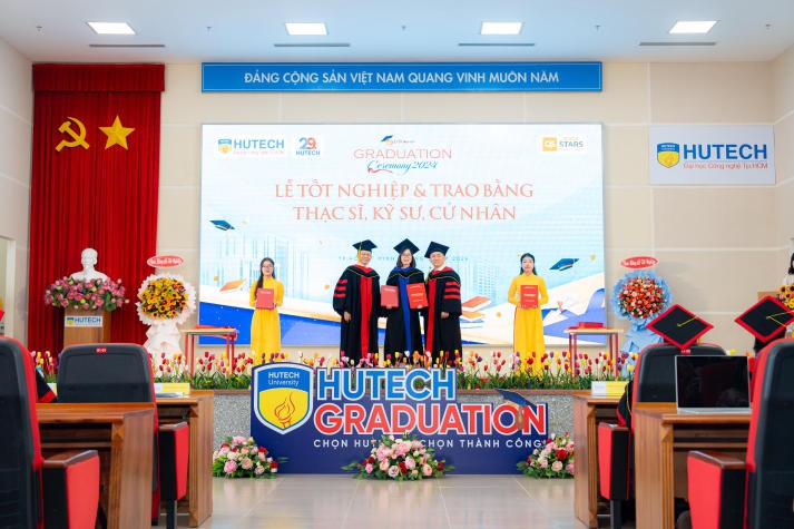 Hoa khôi Sinh viên Thế giới 2019 Nguyễn Thị Thanh Khoa dự định sẽ học tiếp thạc sĩ tại HUTECH 208