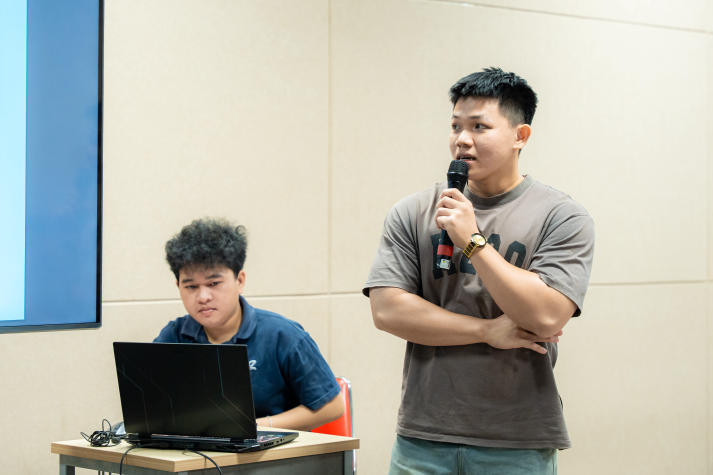 Gần 100 đồ án tốt nghiệp ngành Thiết kế đồ họa HUTECH: Khi sáng tạo trẻ bước ra không gian triển lãm 121