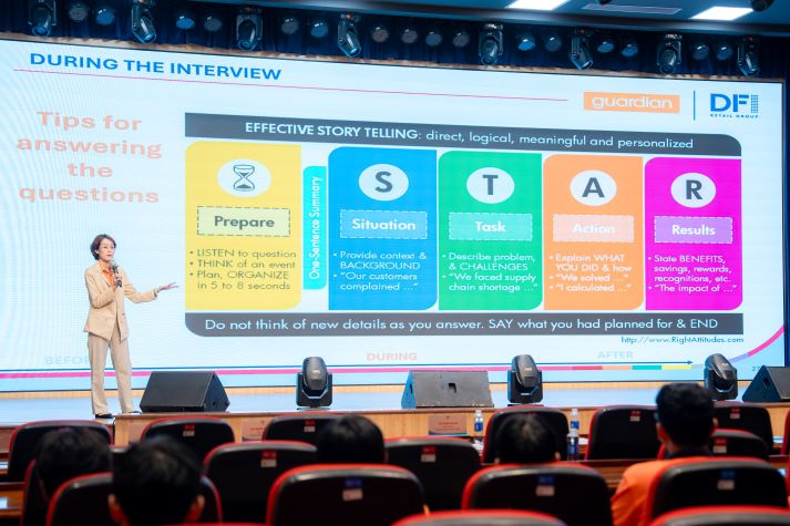 [Video] Rèn tư duy đổi mới sáng tạo - Sinh viên Viện Đào tạo Quốc tế sẵn sàng hội nhập toàn cầu 37