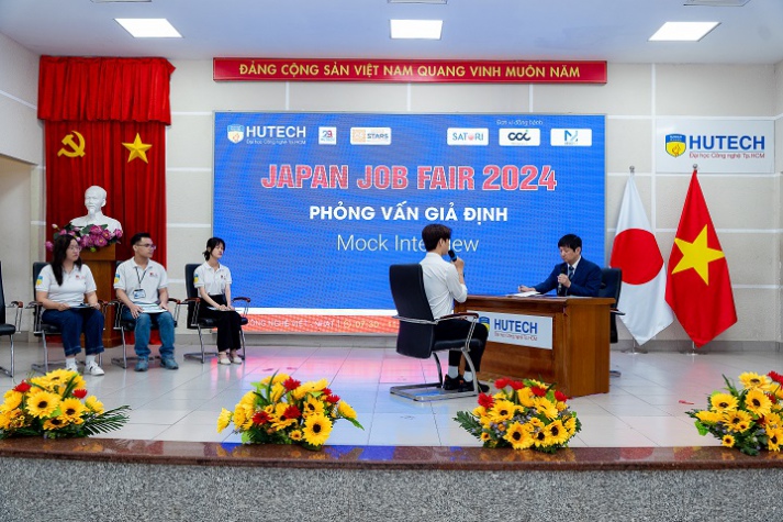 HUTECH students with senior leaders of Japanese enterprises 60