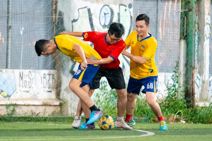 [Hội thao CB-GV-NV 2026] Chốt 08 tấm vé vòng Tứ kết Bóng đá nam 56