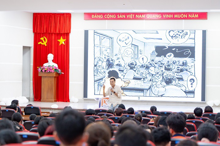 Sôi nổi buổi gặp gỡ, chào đón tân sinh viên Khoa Truyền thông và Thiết kế HUTECH 99